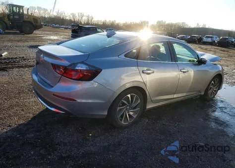 2021 Honda Insight Touring z USA, uszkodzony, nr VIN 19XZE4F92ME008751